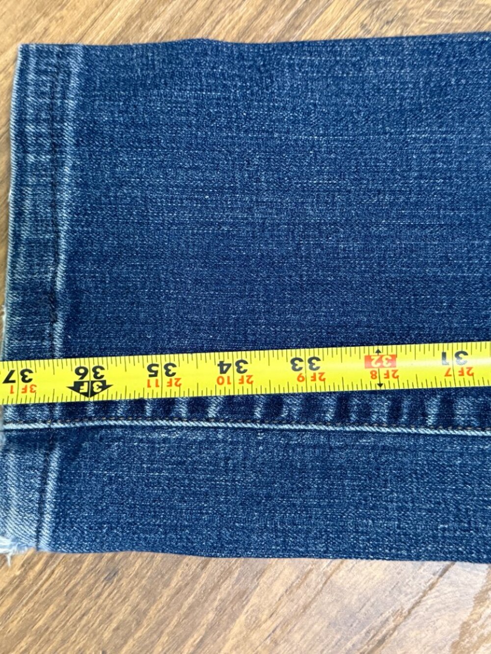 Levi's 505 Straight Leg Mid-Rise Jeans - Picture 4 of 10